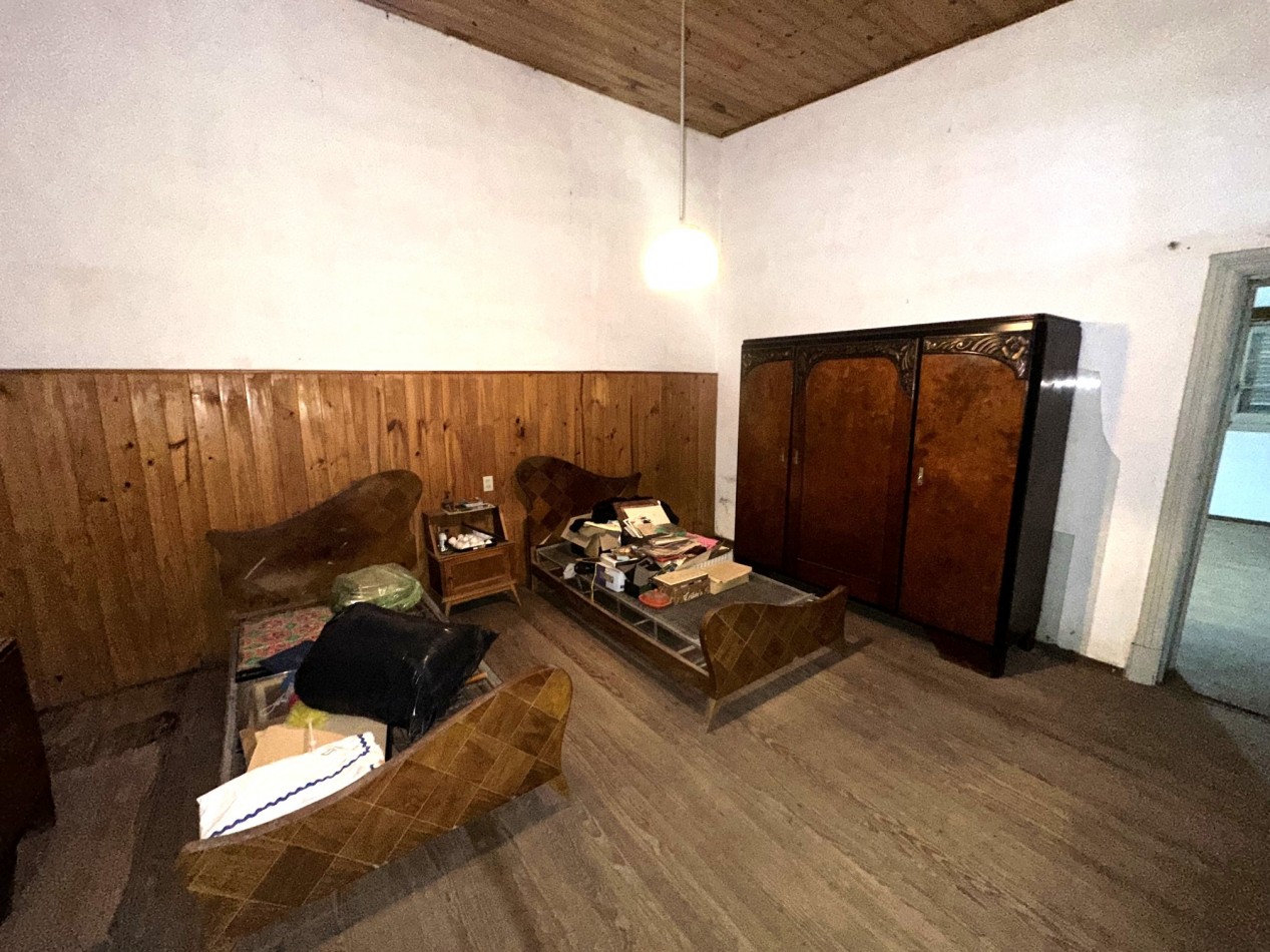 Terreno Urbano con casa reciclar - Ideal Uso Comercial 