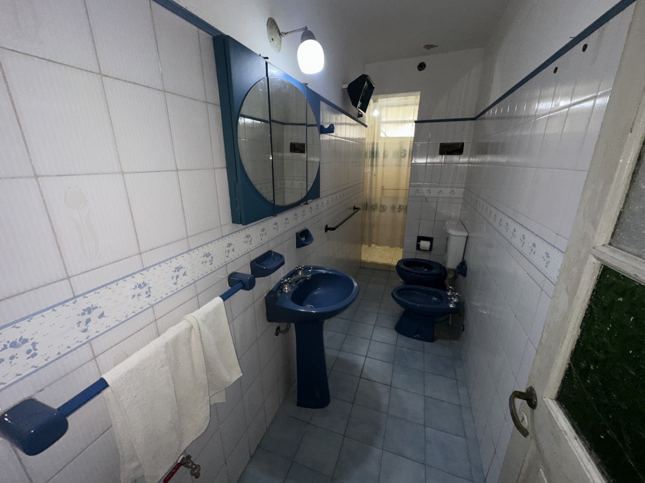 Terreno Urbano con casa reciclar - Ideal Uso Comercial 