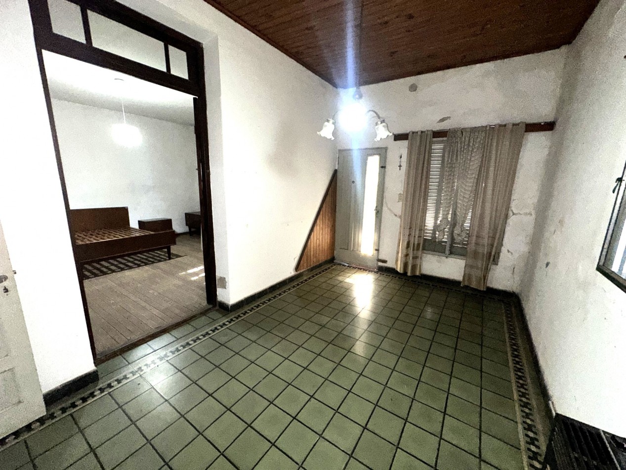 Terreno Urbano con casa reciclar - Ideal Uso Comercial 