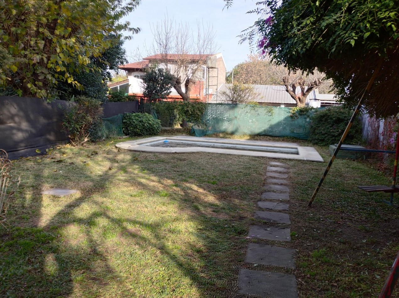 Casa 2 dorm con piscina en Liceo