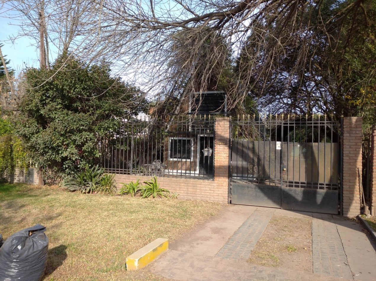 Casa 2 dorm con piscina en Liceo