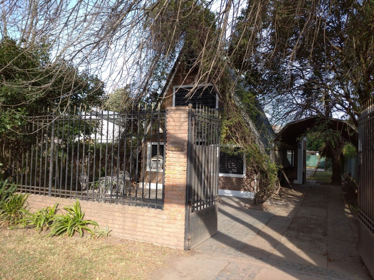 Casa 2 dorm con piscina en Liceo