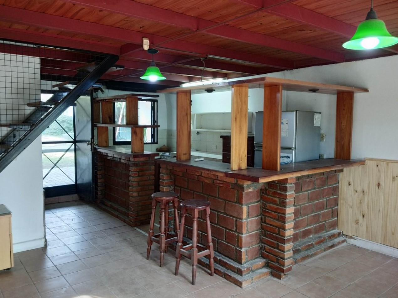 Casa 2 dorm con piscina en Liceo