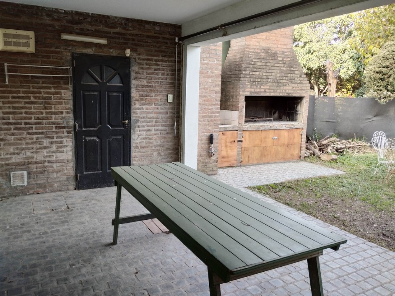 Casa 2 dorm con piscina en Liceo