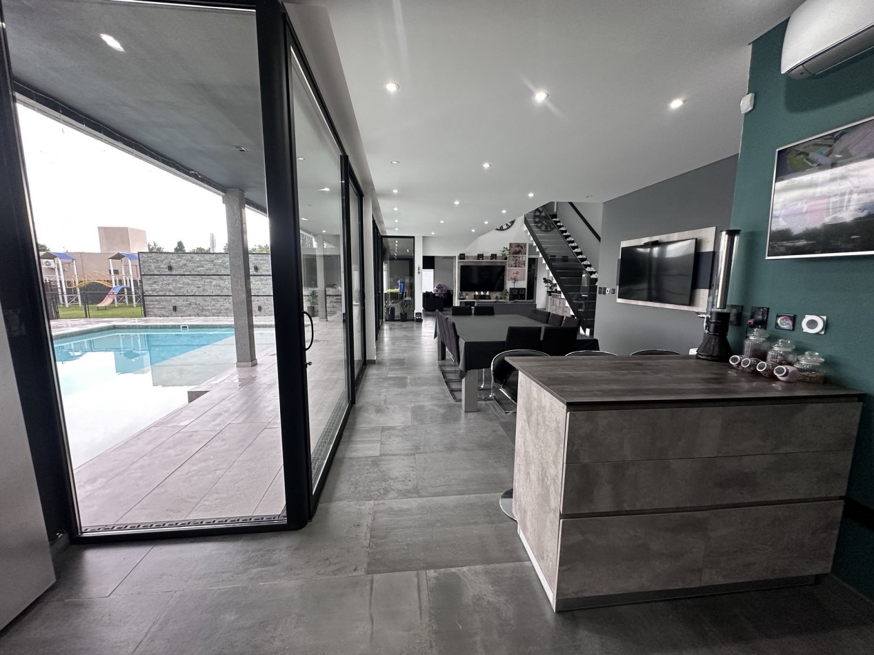 Increible Casa Premium 4 Dormitorios en Roldan