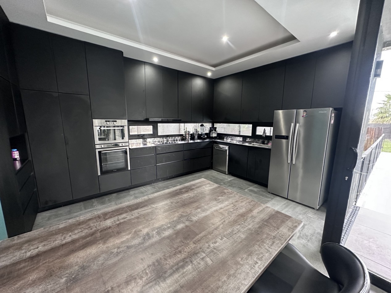 Increible Casa Premium 4 Dormitorios en Roldan