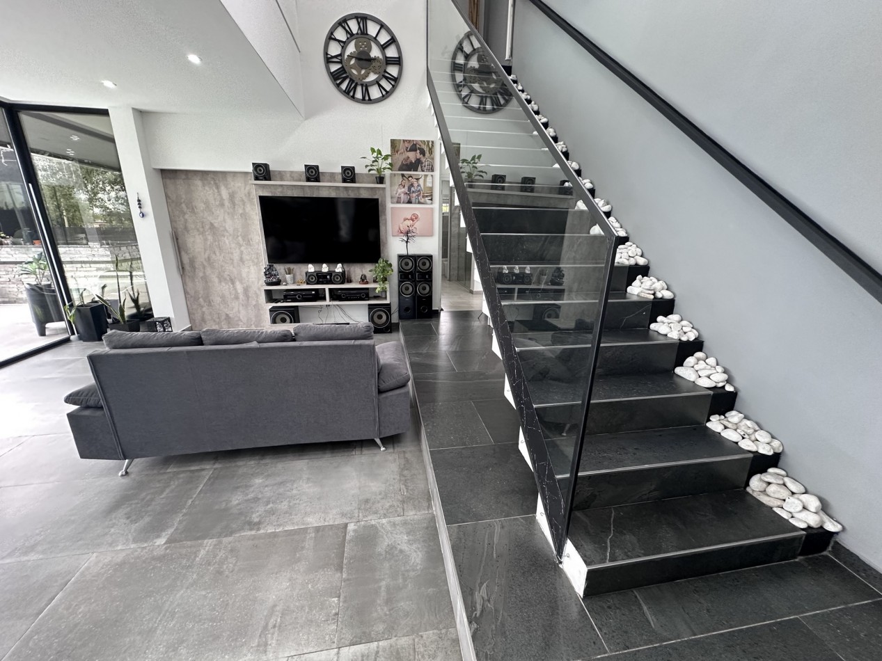 Increible Casa Premium 4 Dormitorios en Roldan