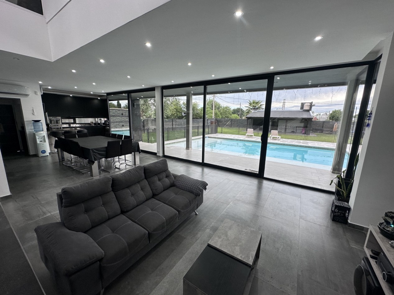 Increible Casa Premium 4 Dormitorios en Roldan