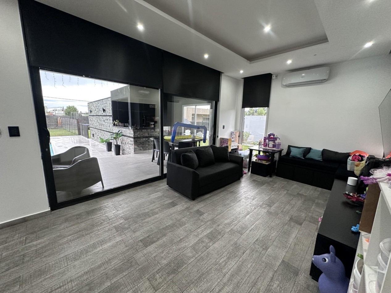 Increible Casa Premium 4 Dormitorios en Roldan