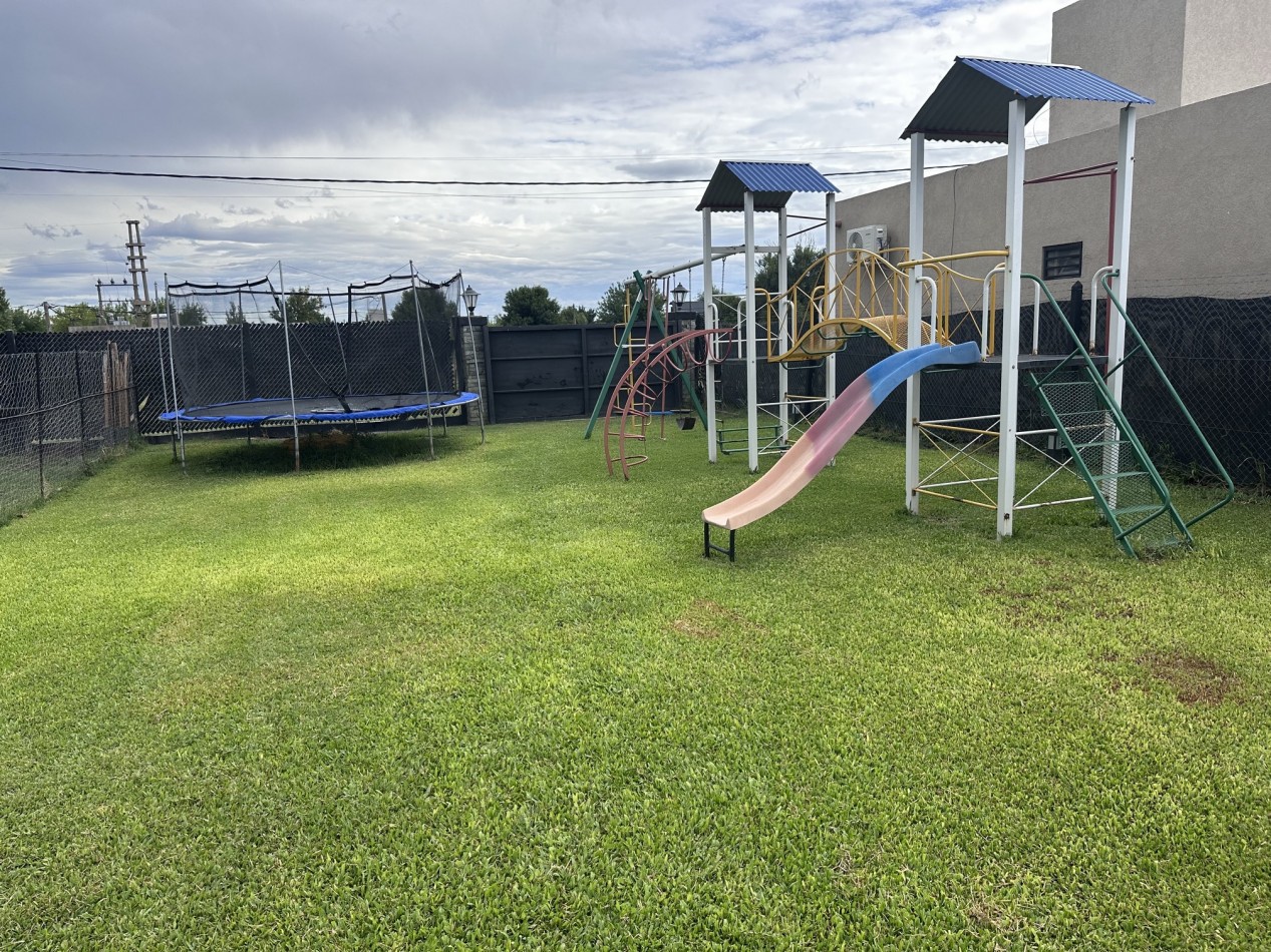 Increible Casa Premium 4 Dormitorios en Roldan