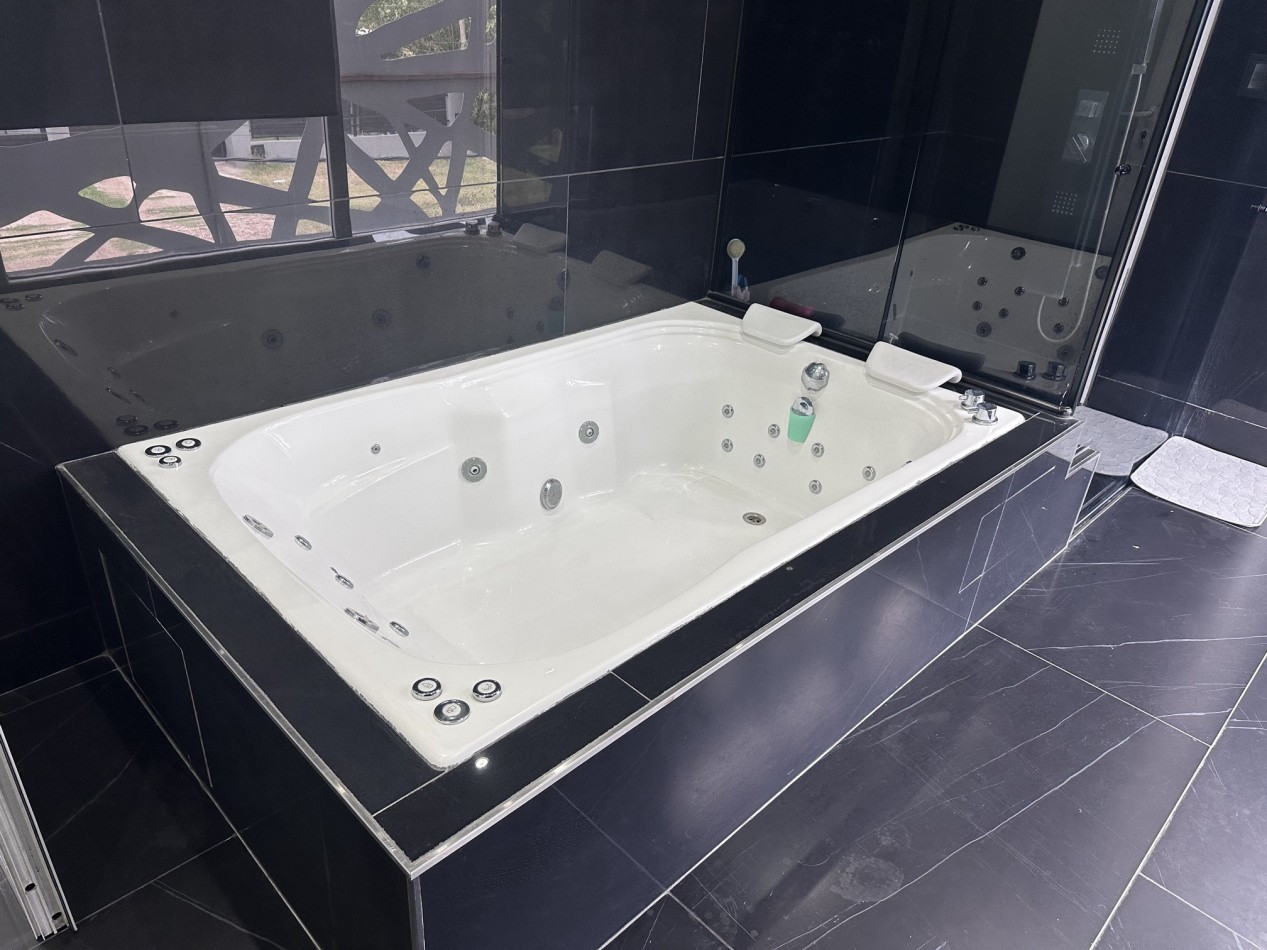 Increible Casa Premium 4 Dormitorios en Roldan