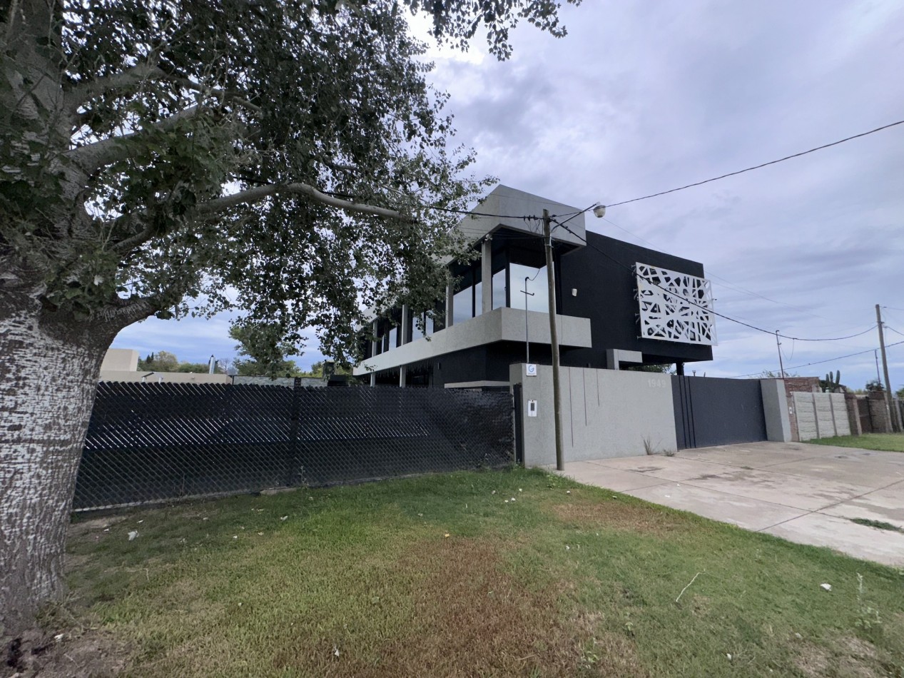 Increible Casa Premium 4 Dormitorios en Roldan