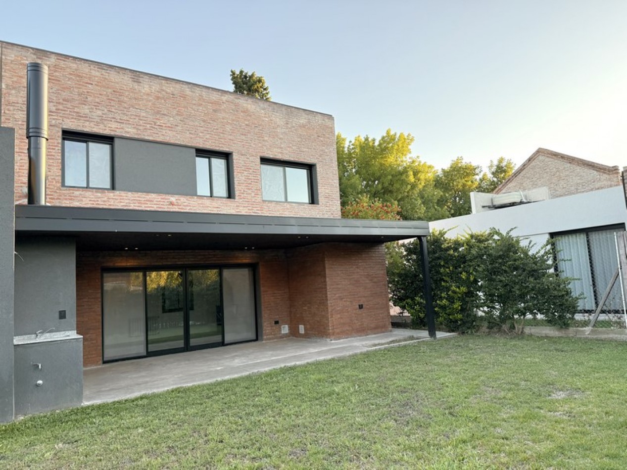 Venta casa 3 dormitorios en Fisherton - A estrenar