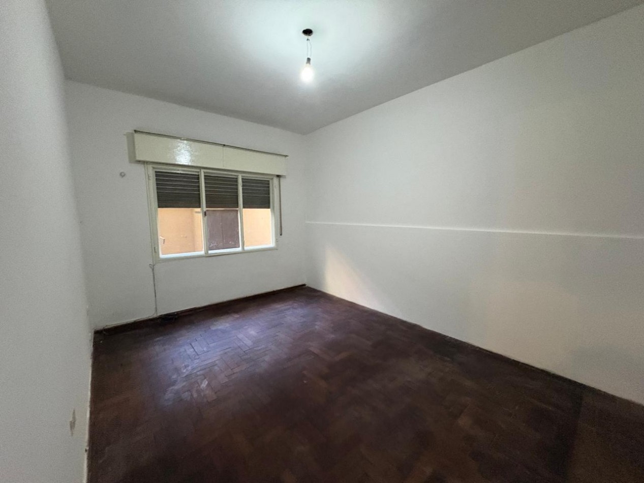 Alquiler Casa 2 dormitorios con patio y cochera