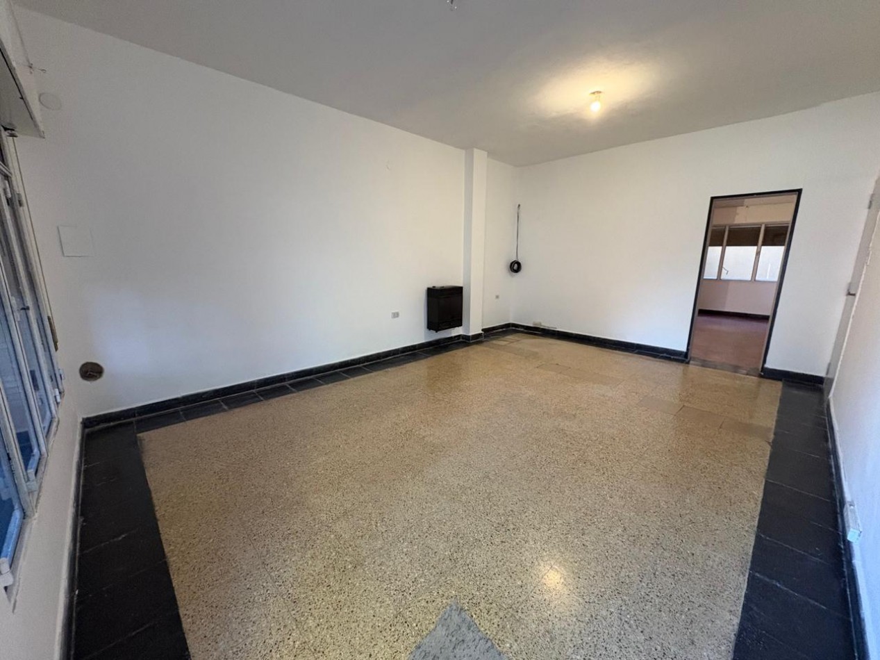 Alquiler Casa 2 dormitorios con patio y cochera