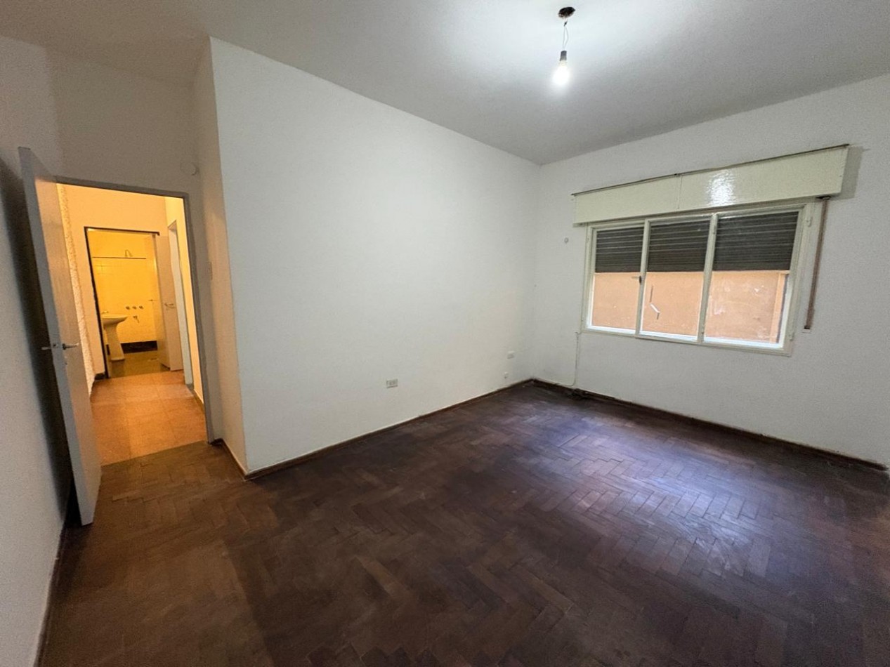 Alquiler Casa 2 dormitorios con patio y cochera