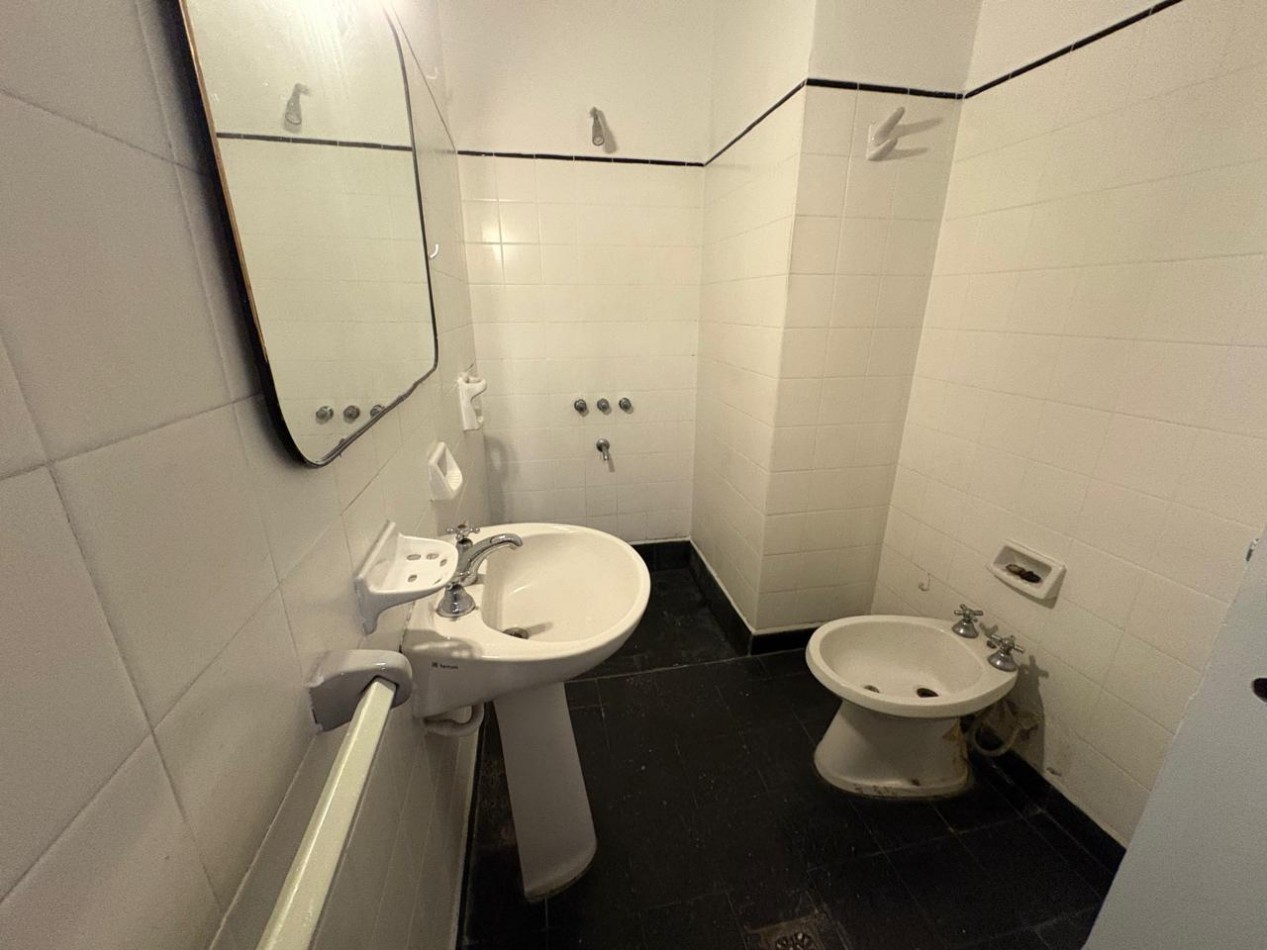 Alquiler Casa 2 dormitorios con patio y cochera