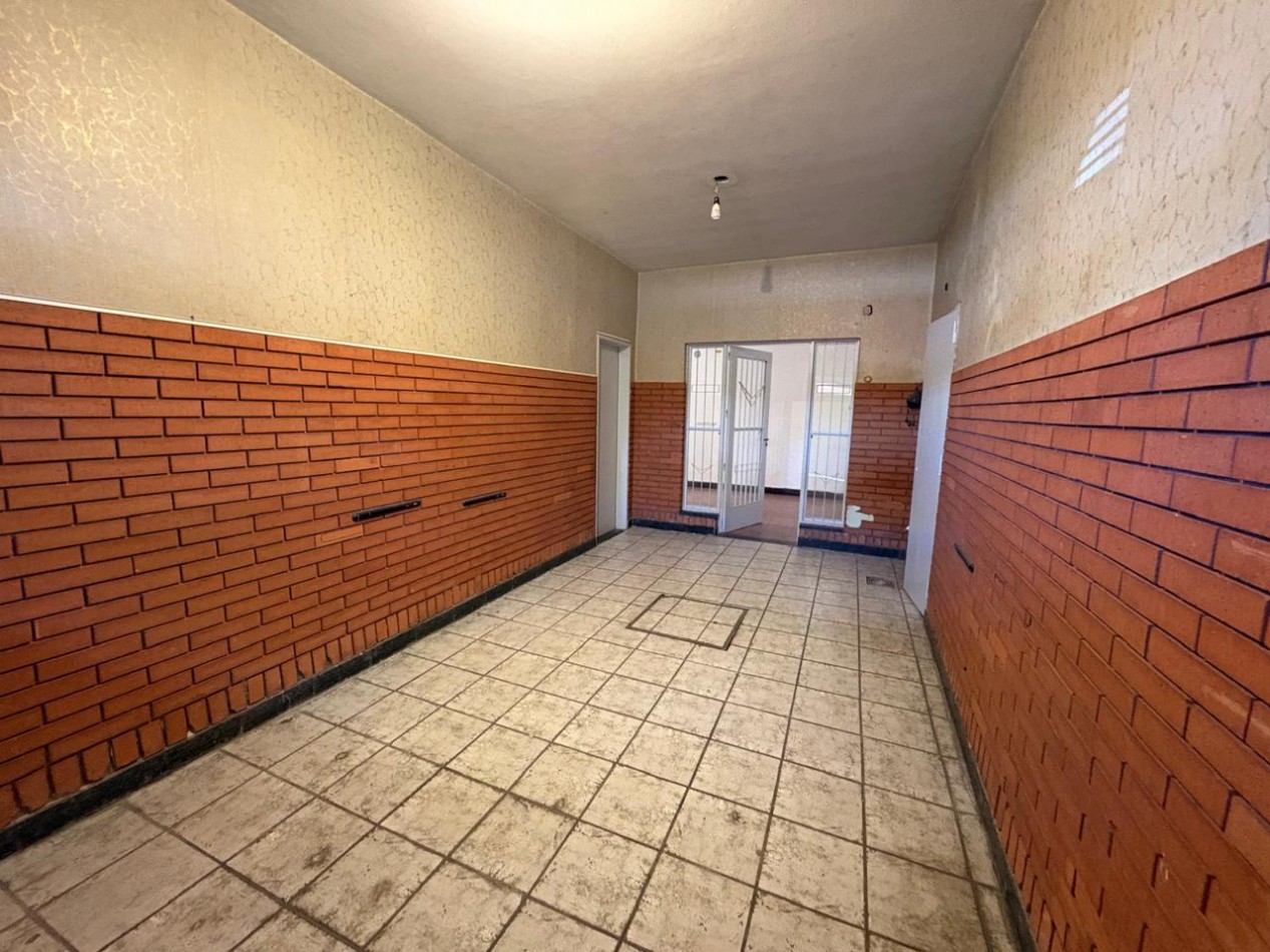 Alquiler Casa 2 dormitorios con patio y cochera