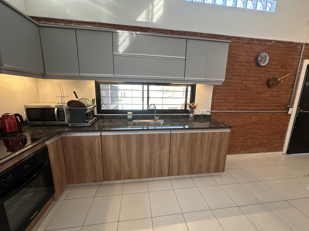 Casa a estrenar con pileta en Fincas de Ibarlucea