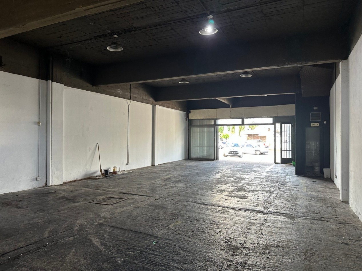 Alquiler Galpon - Local 200 m2 en Fisherton