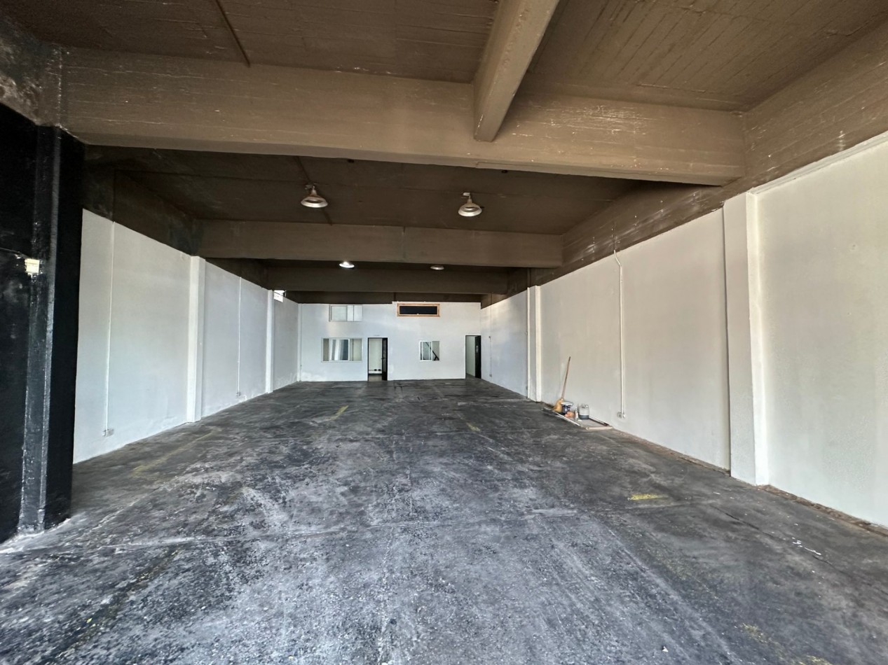 Alquiler Galpon - Local 200 m2 en Fisherton