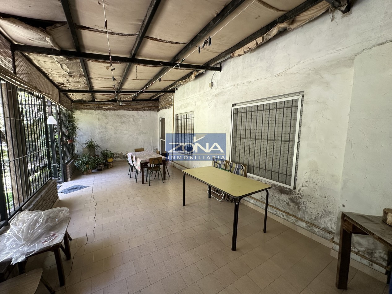 Venta casa 3 dormitorios con gran parque forestado