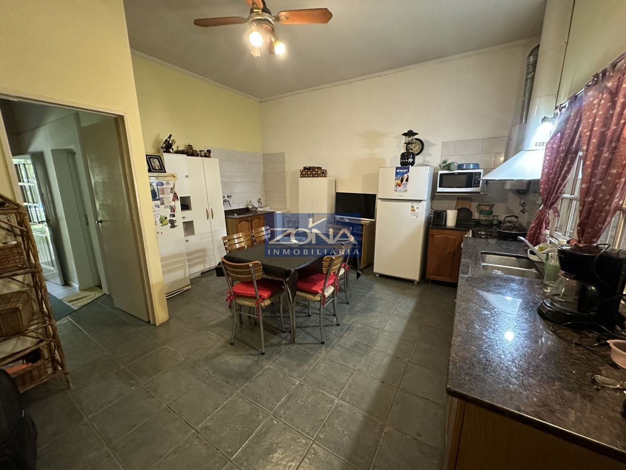 Venta casa 3 dormitorios con gran parque forestado