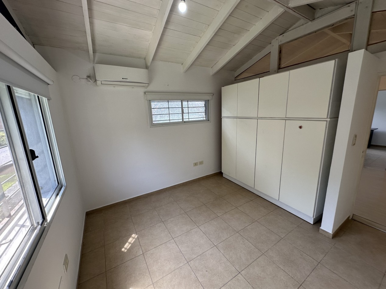 Venta Casa 4 dormitorios 3 baños con piscina en "Funes R"