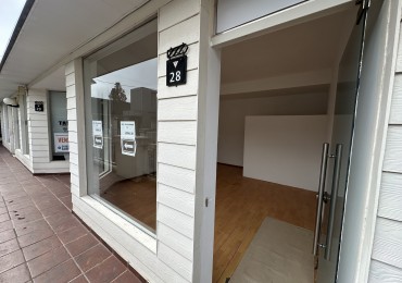 Venta Local en Paseo Victoria Funes