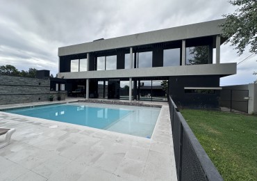 Increible Casa Premium 4 Dormitorios en Roldan